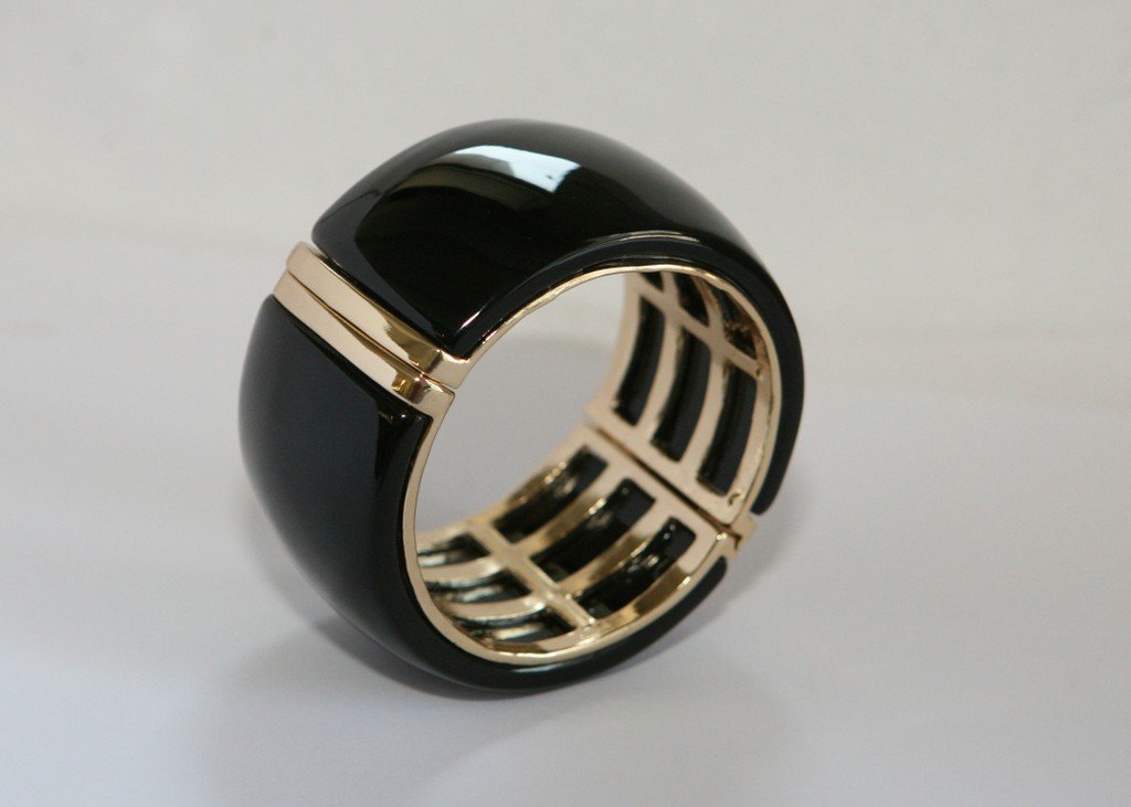Bracelets Gold Cuff Bangle. 624B0761