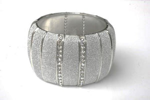 Bracelet Large Hinged . 674B1572