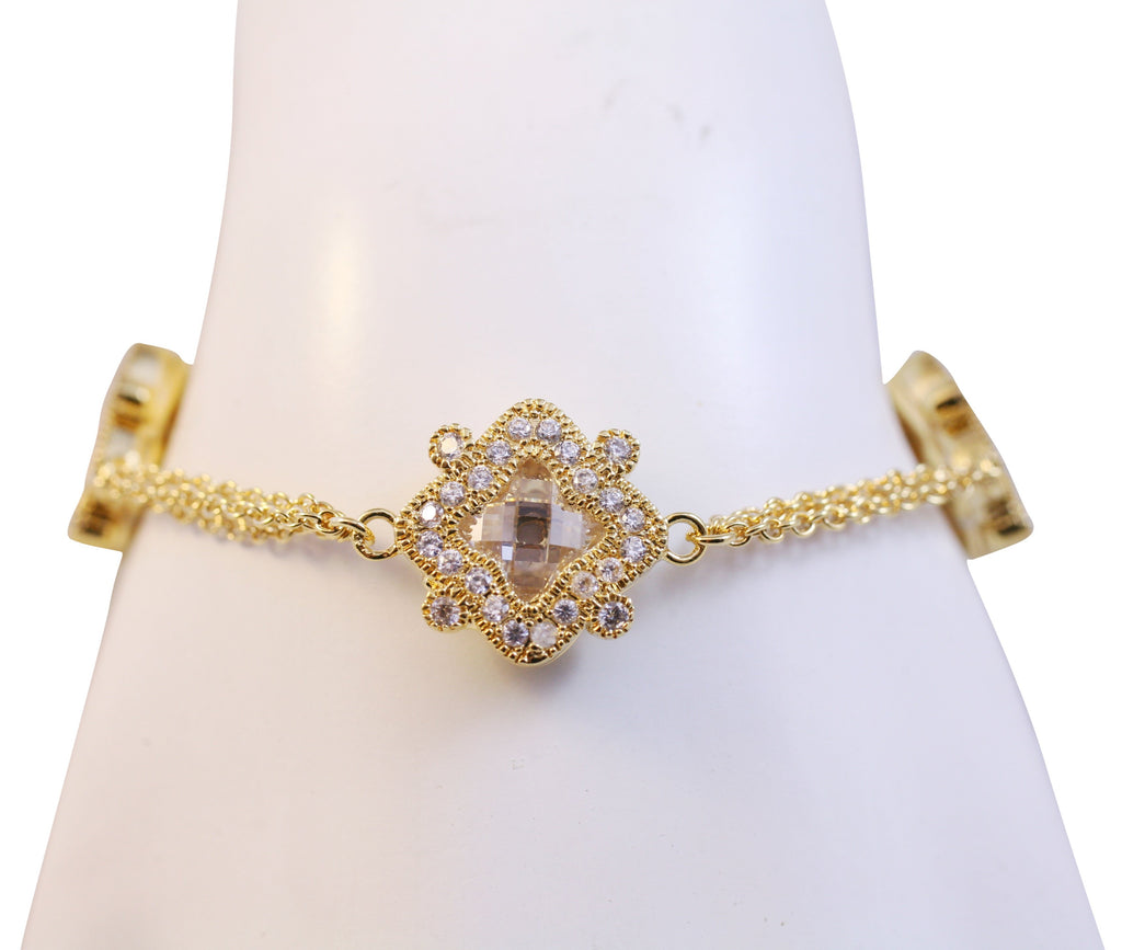 Bracelet Multi Chain Crystal Clover toggle with CZ's 681B4770